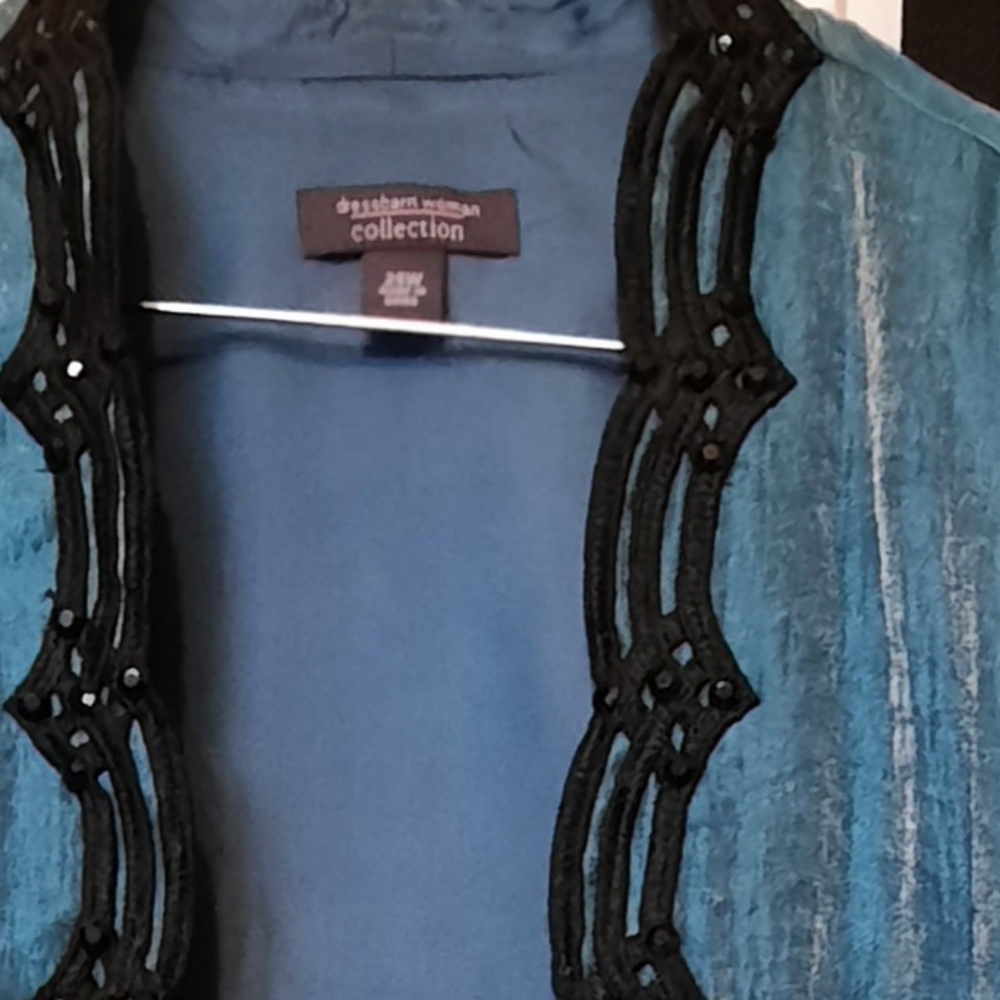 Dressbarn Woman dressy jacket and shell